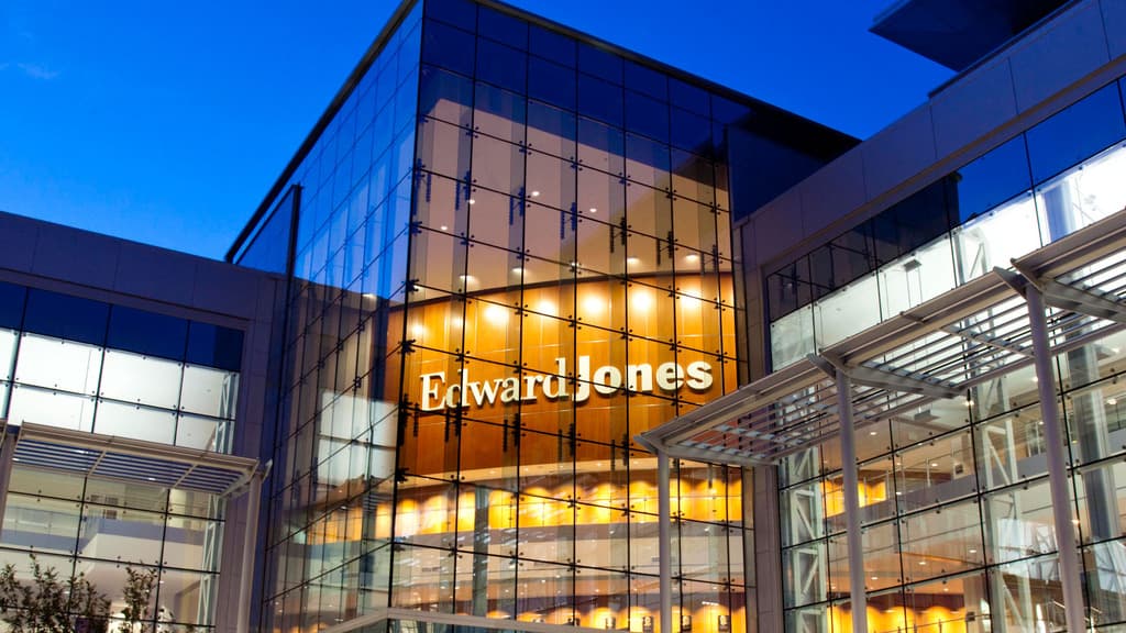 Edward Jones - Financial Advisor: Lourdes R McMichael, CFP®